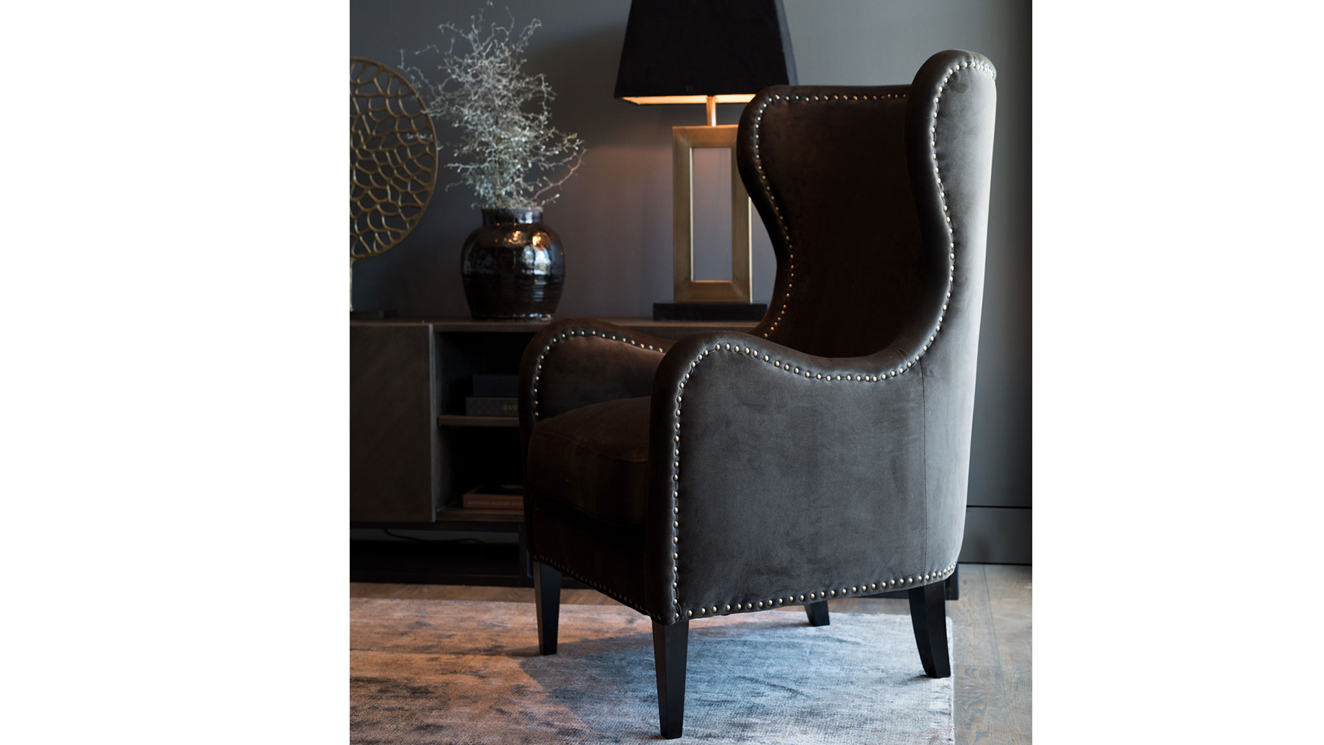 Mischa fåtölj velvet dark brown