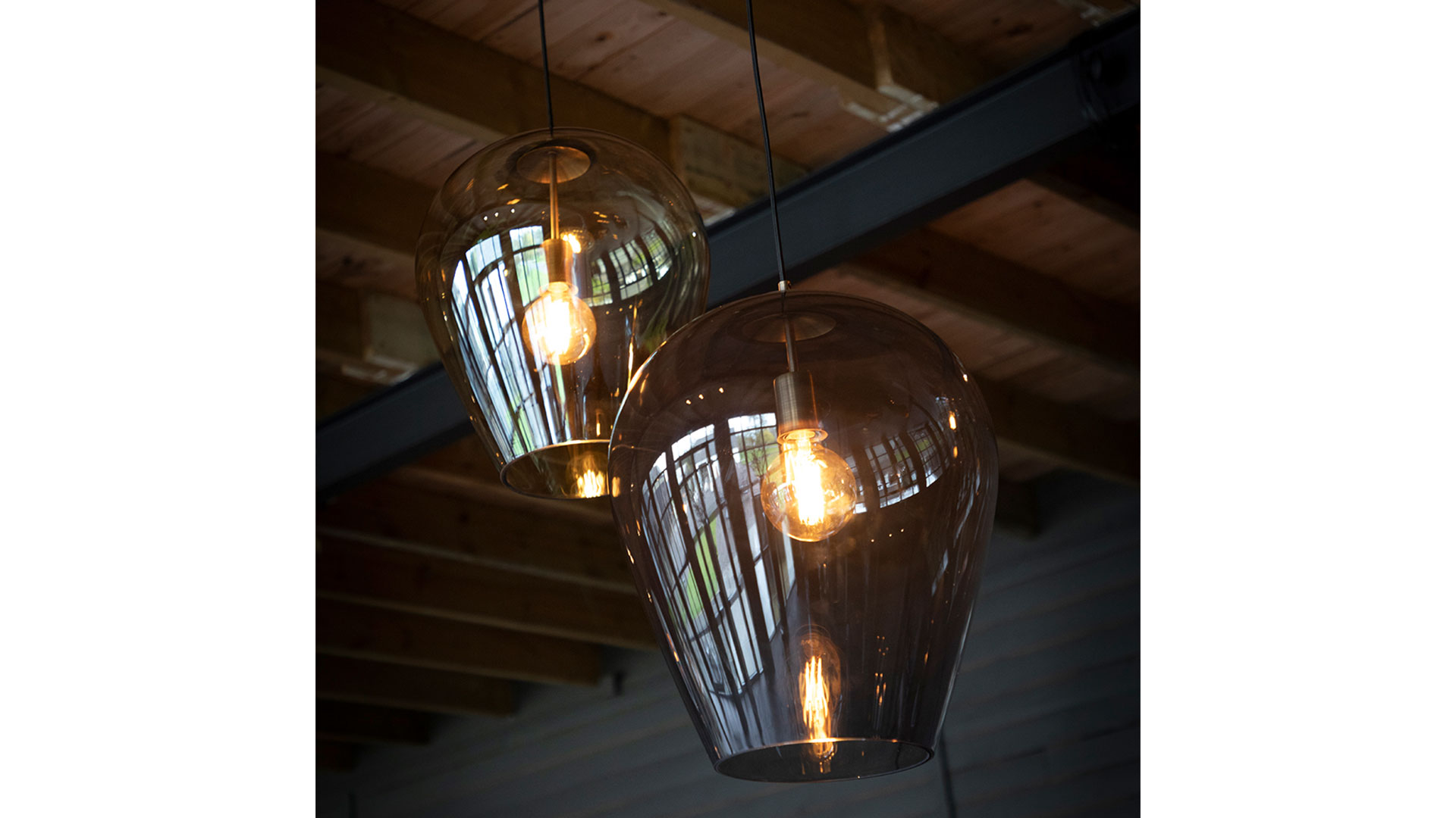 Infinity taklampa smoke grey