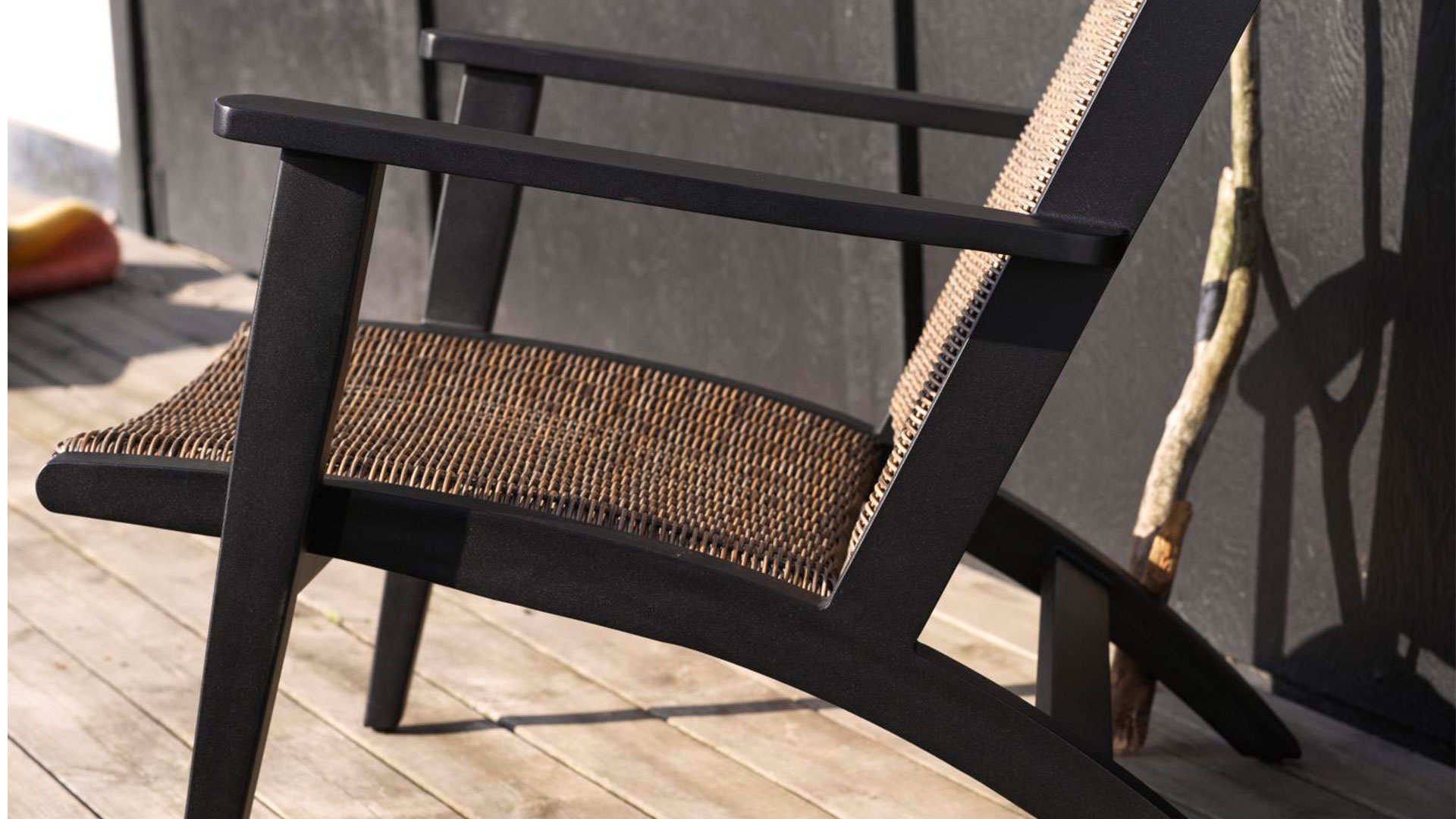 BR-2249-80-65_3 Kira loungefåtölj svart/konstrotting