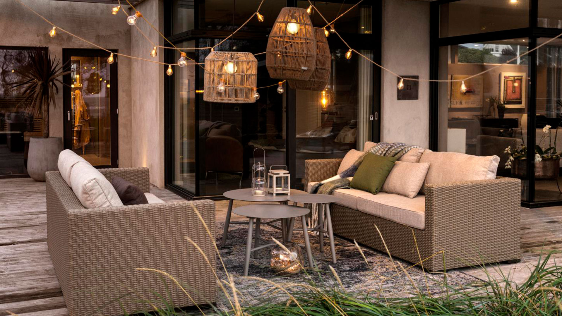 Funkia soffbord beige/glas 140cm