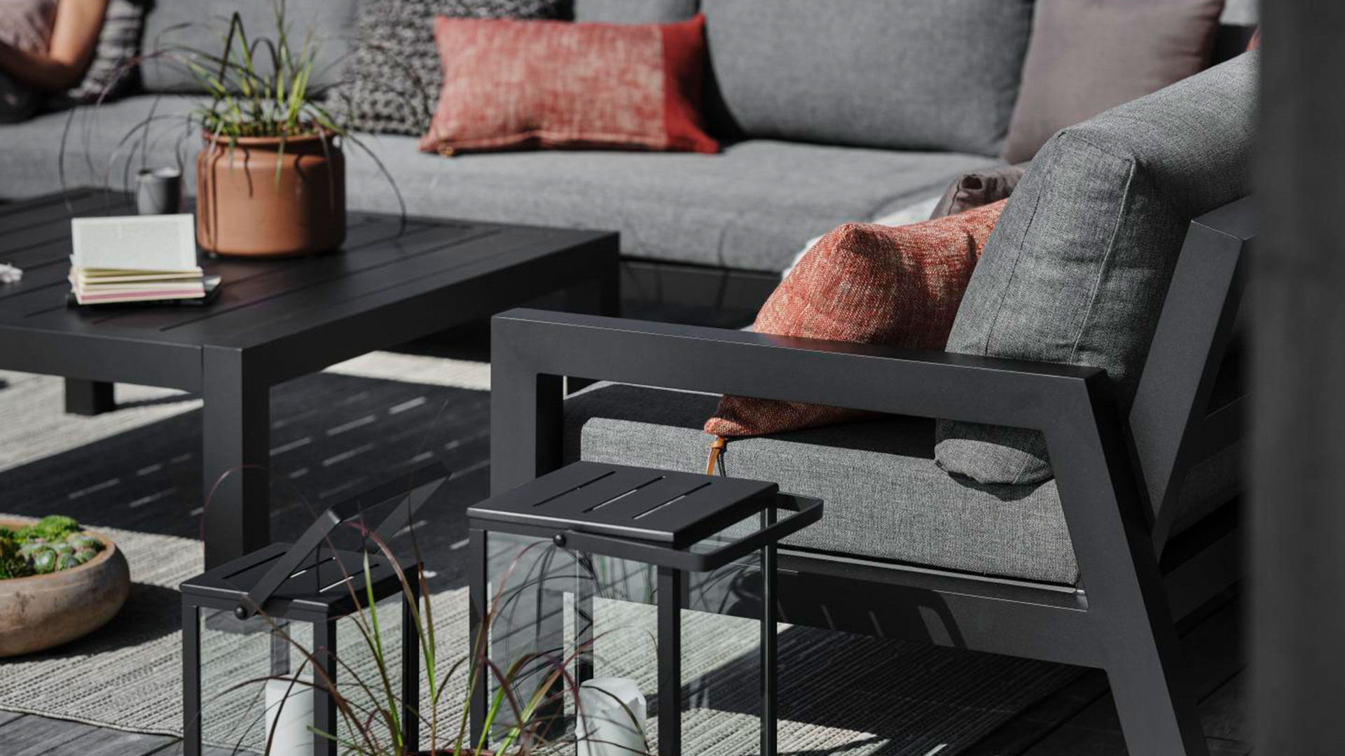 Stettler avslutsdel höger svart/grå