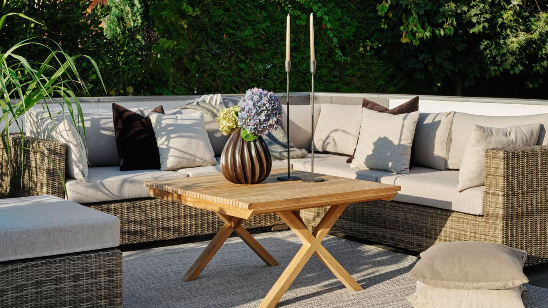 BR-4497_3 Julita soffbord teak 90cm