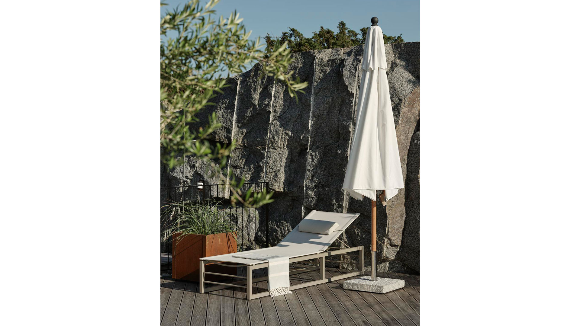 Paliano parasoll natur/trä 300cm