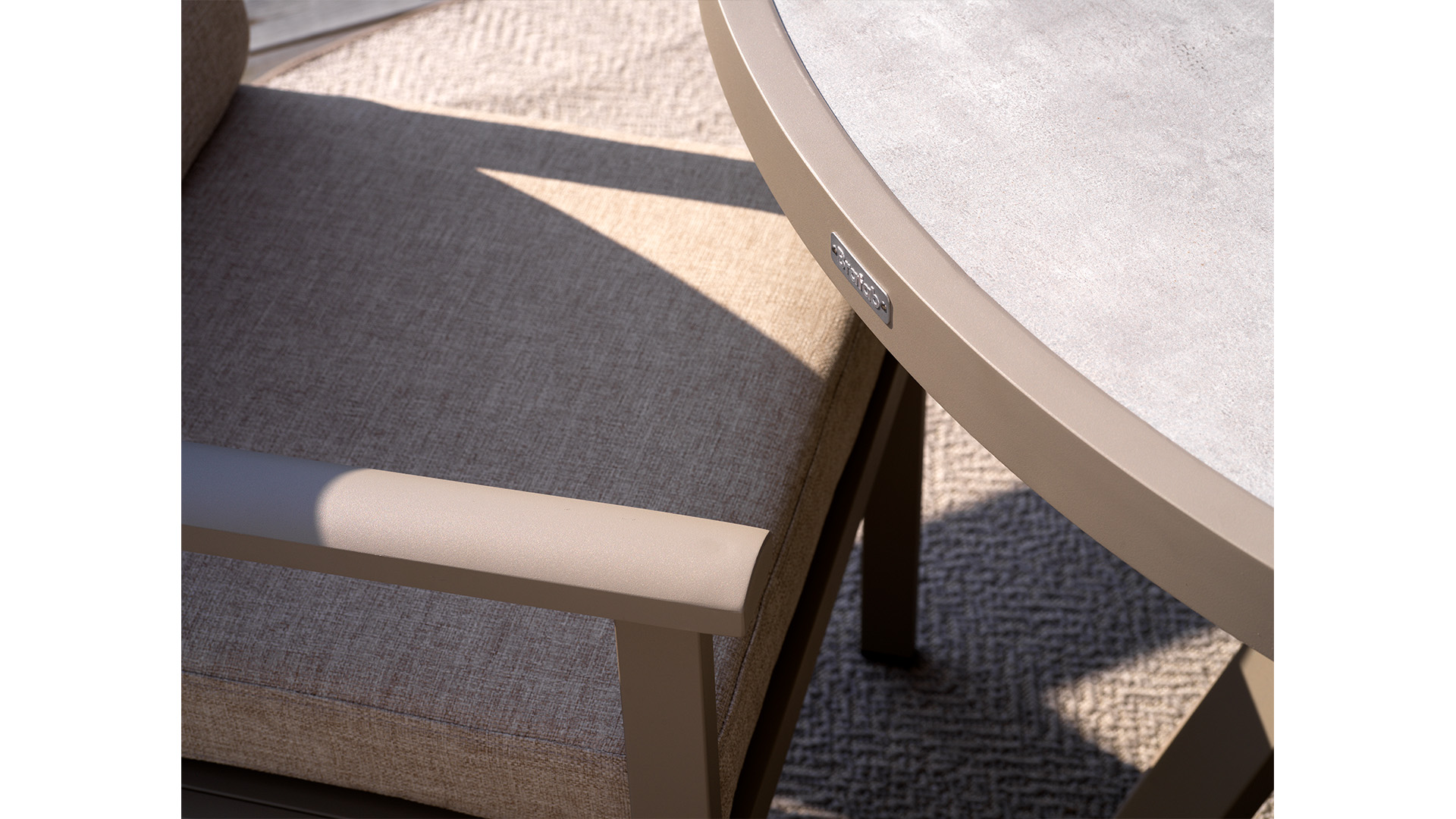 Samvaro matbord khaki 140cm