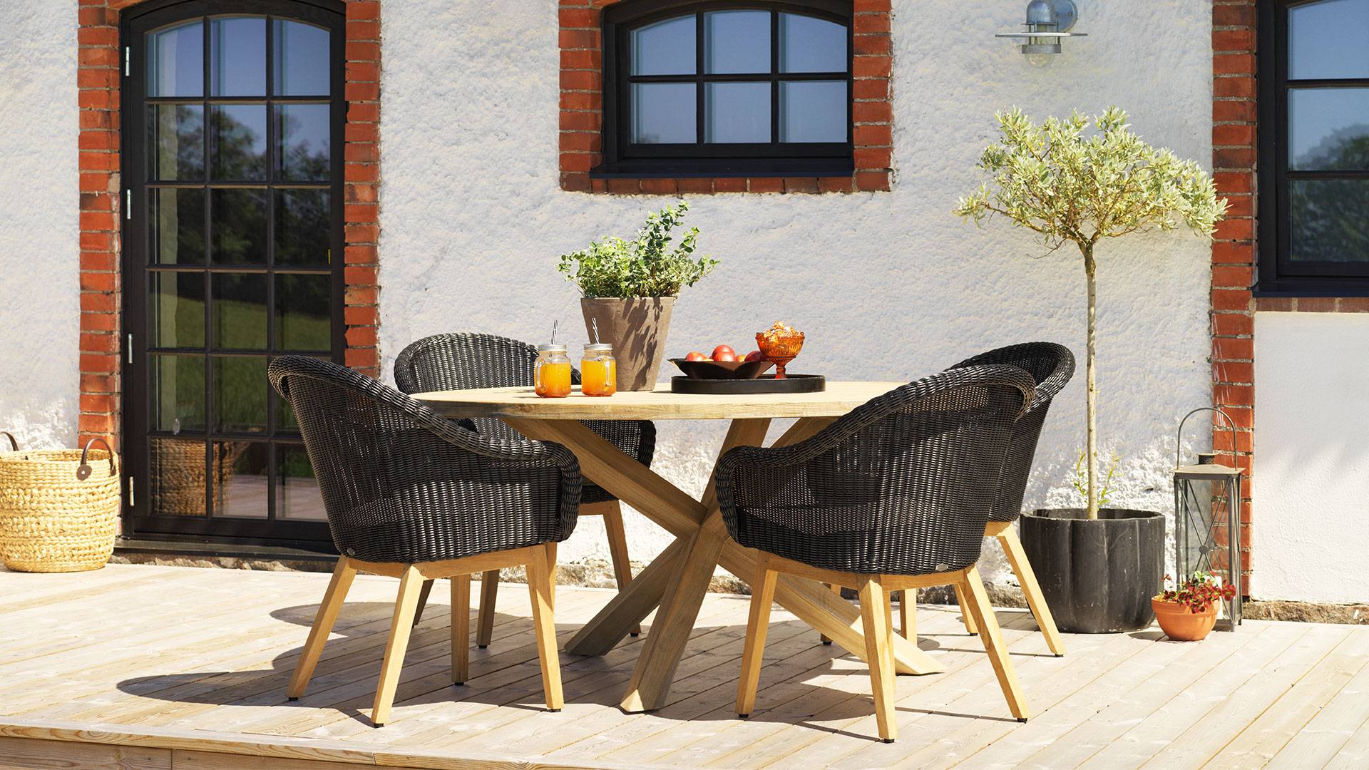 Brafab_2047_3 Eios runt matbord 150cm teak