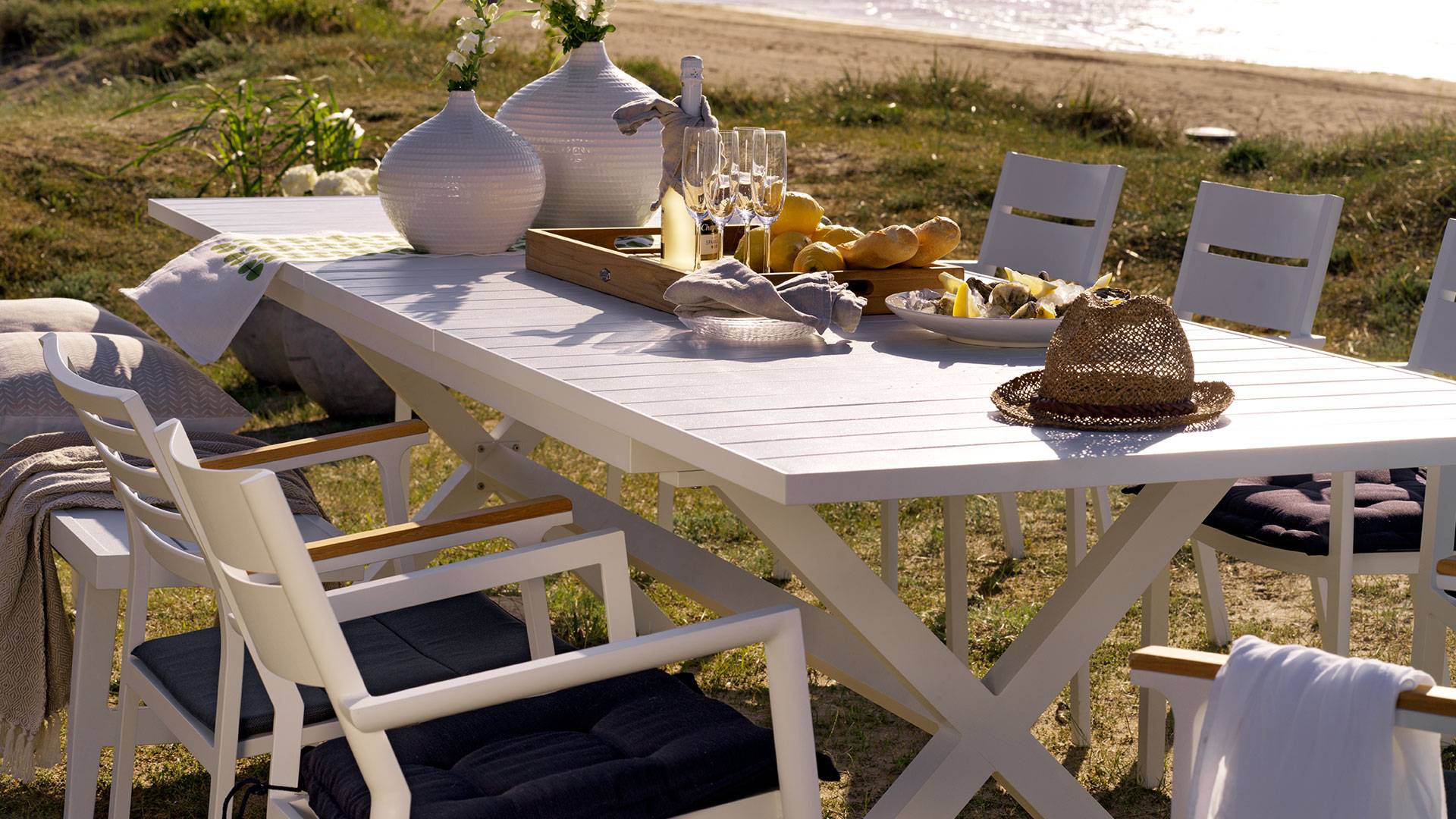 Hillmond matbord vit 160cm