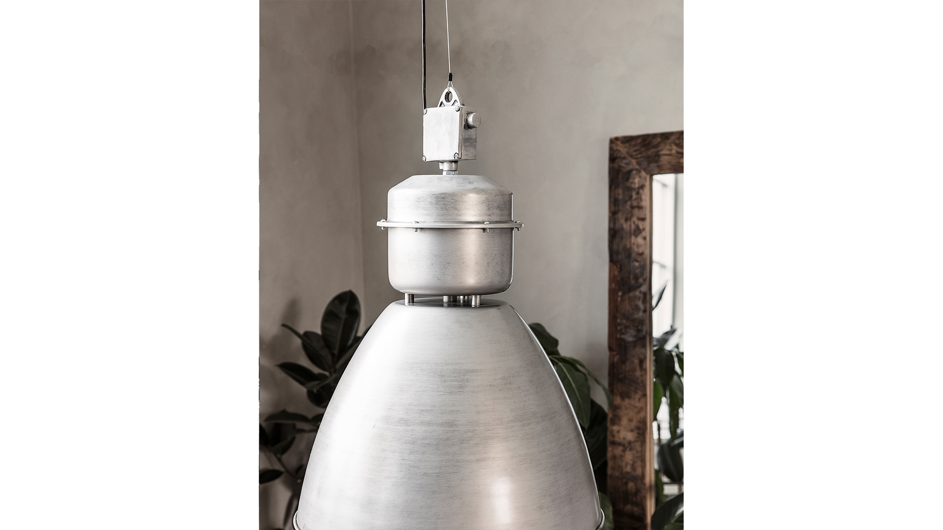 Volumen taklampa gunmetal