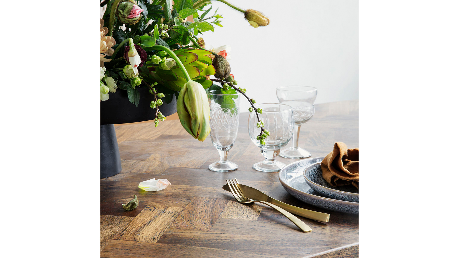 Kant matbord trä/metall 200cm