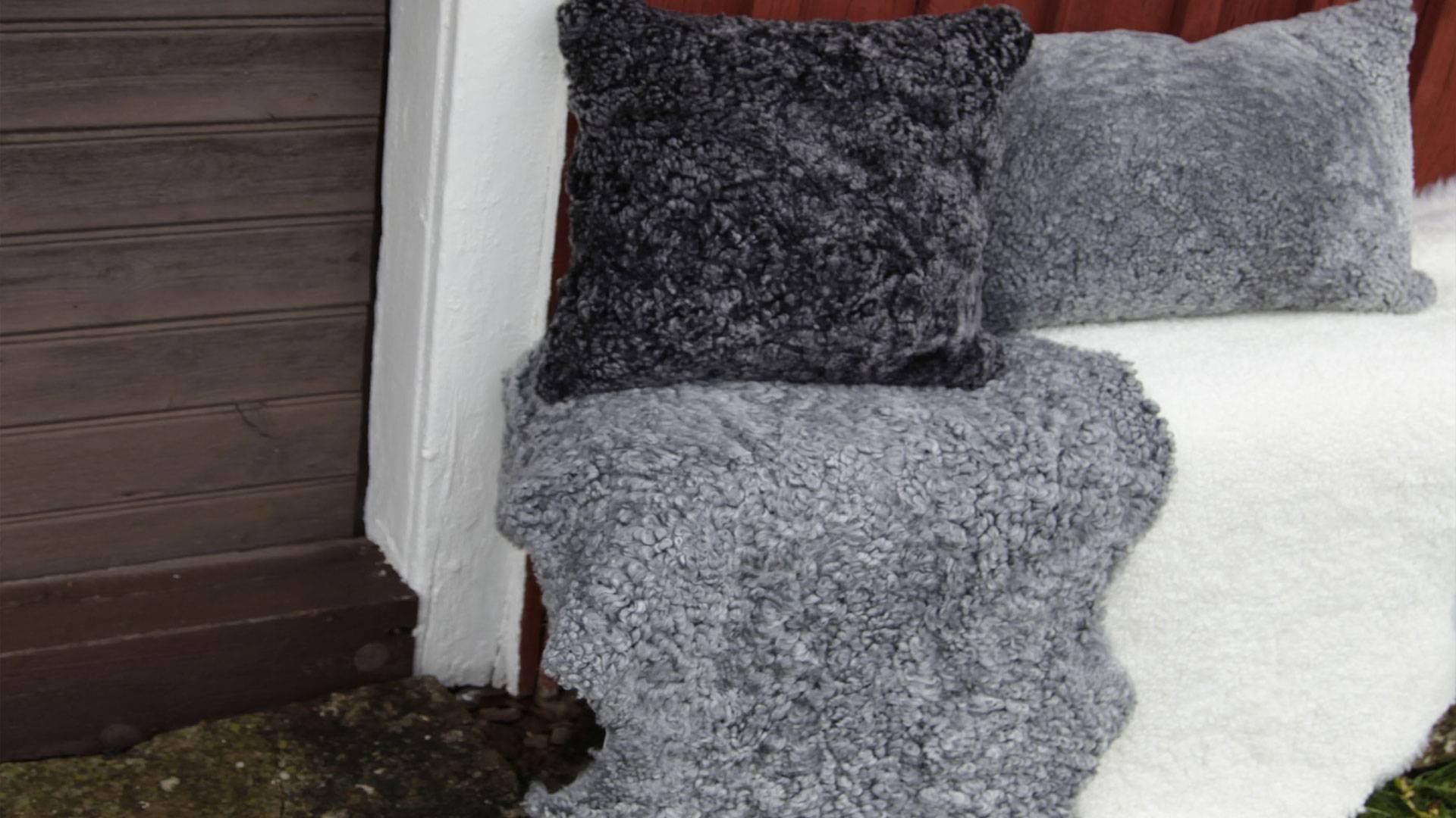 Curly fårskinn charcoal 1,5 Set