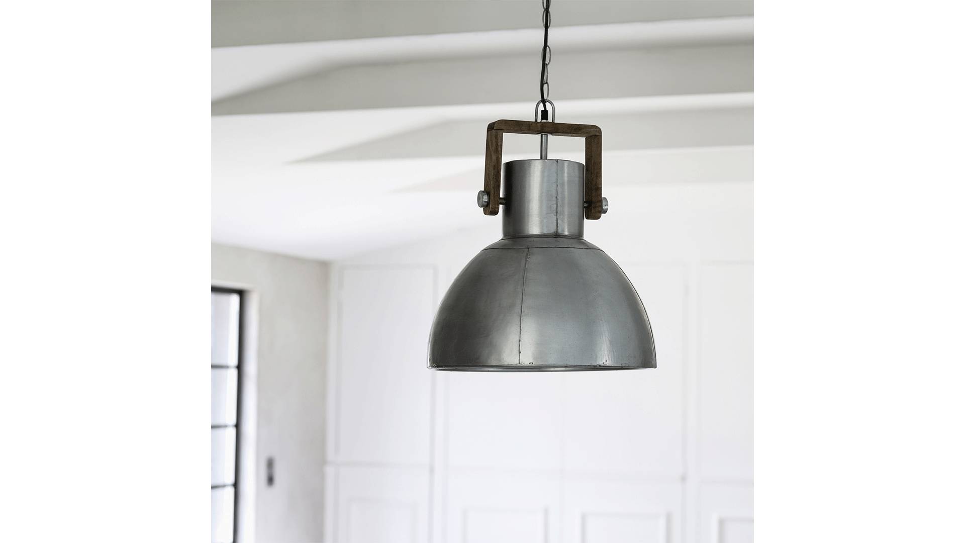 PR_Home_1372901_2 Ashby Single Taklampa Silver 29 cm