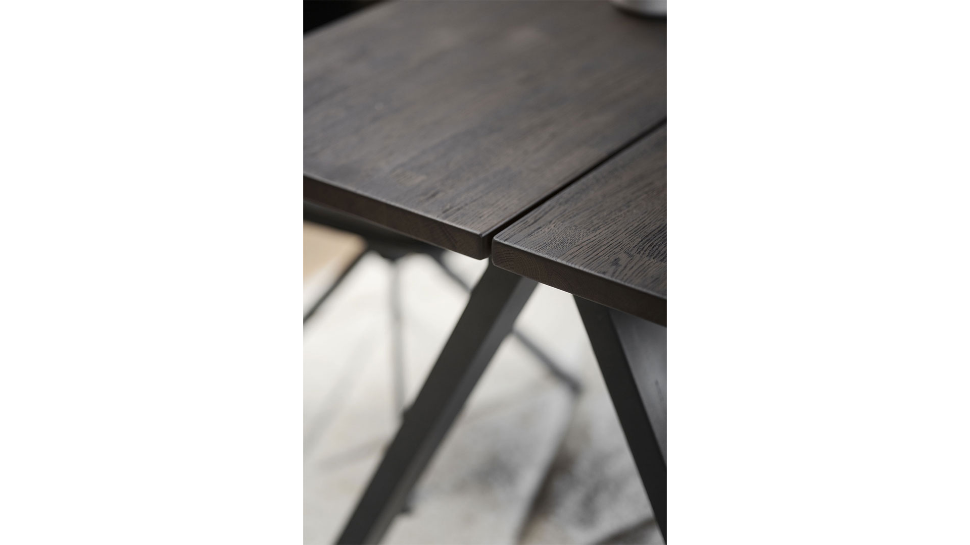 Carradale matbord brun/svart v-ben 170cm