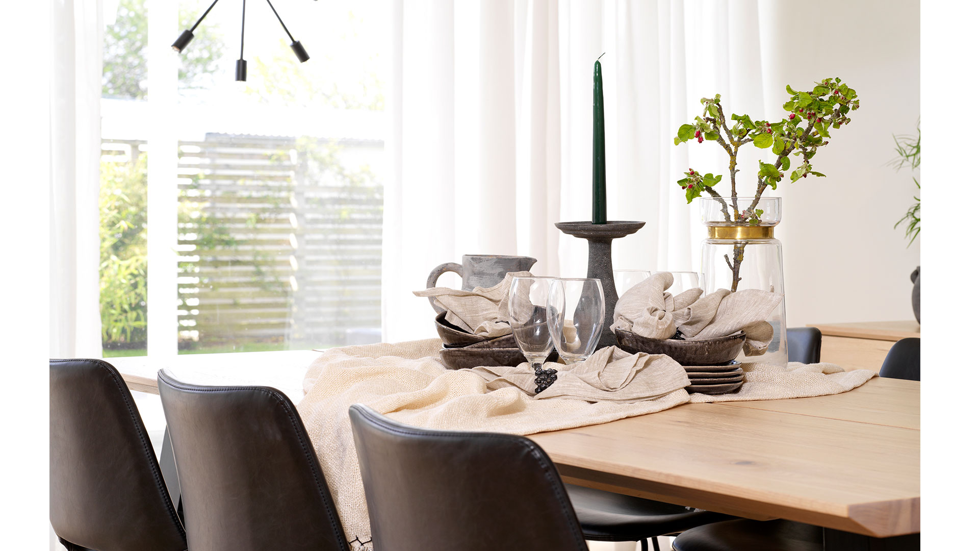 Melville matbord vitpigm. vildek 210cm