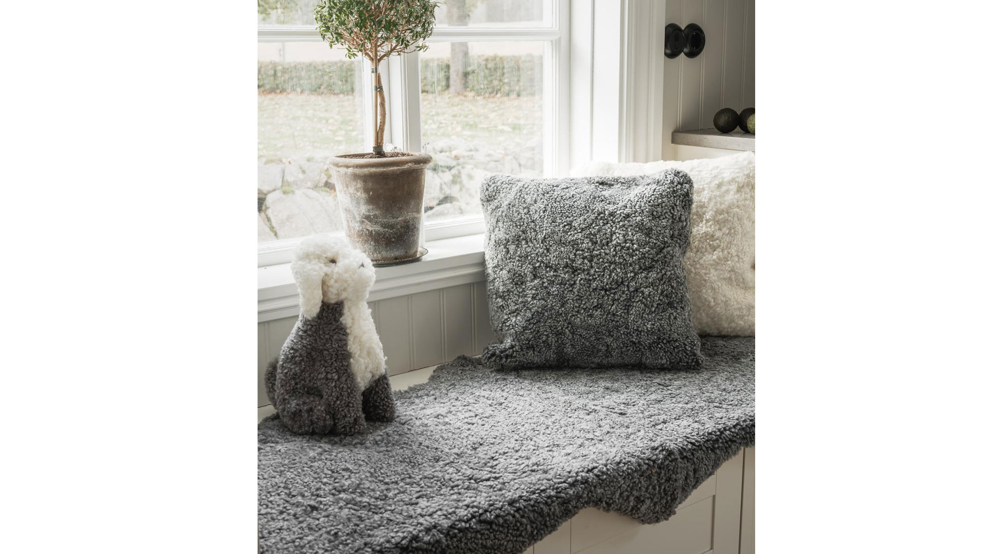 Curly Milou hund charcoal/vit