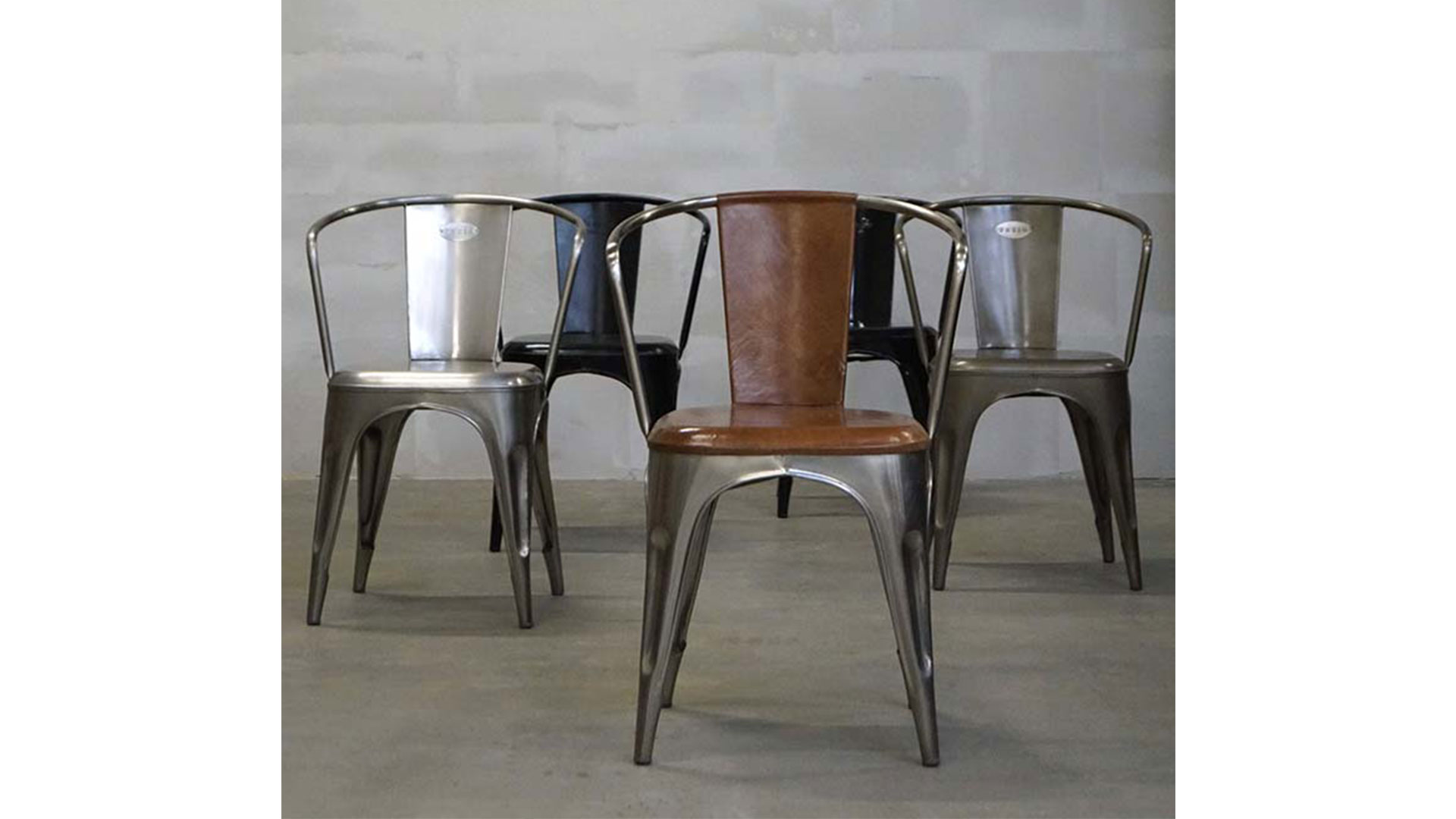 Living stol shiny/brunt läder