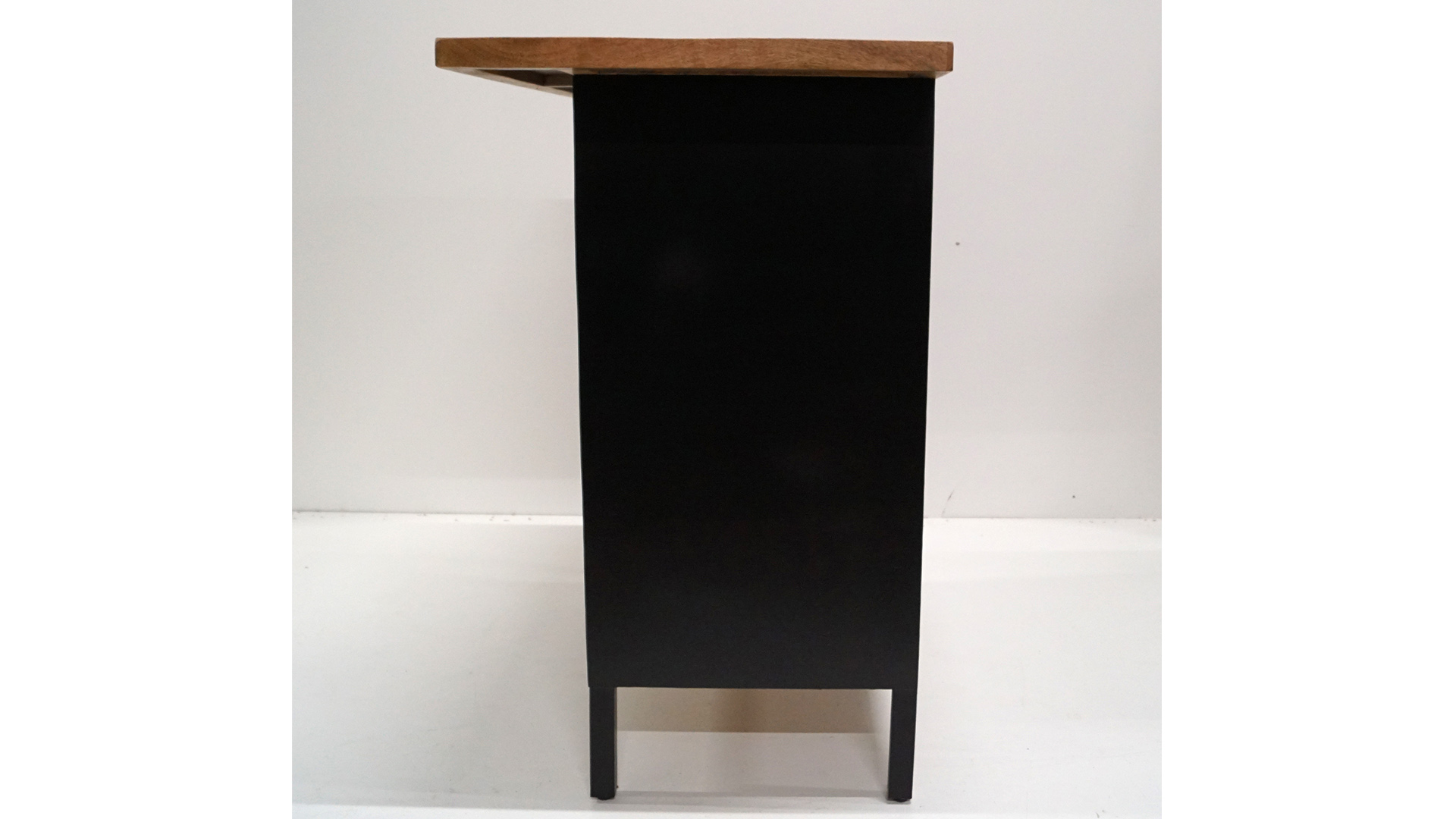 Rustik bardisk vänster