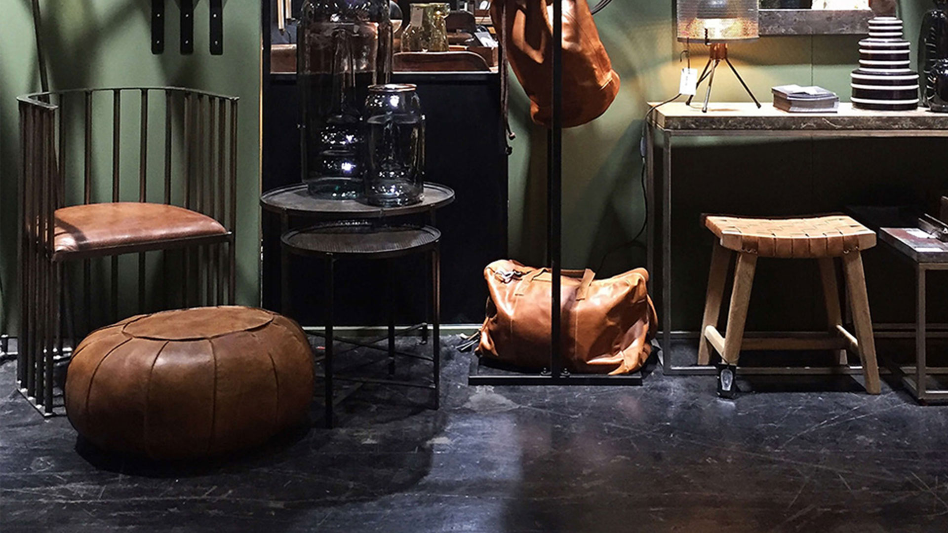 Alfredo rund pall/puff läder antique brown