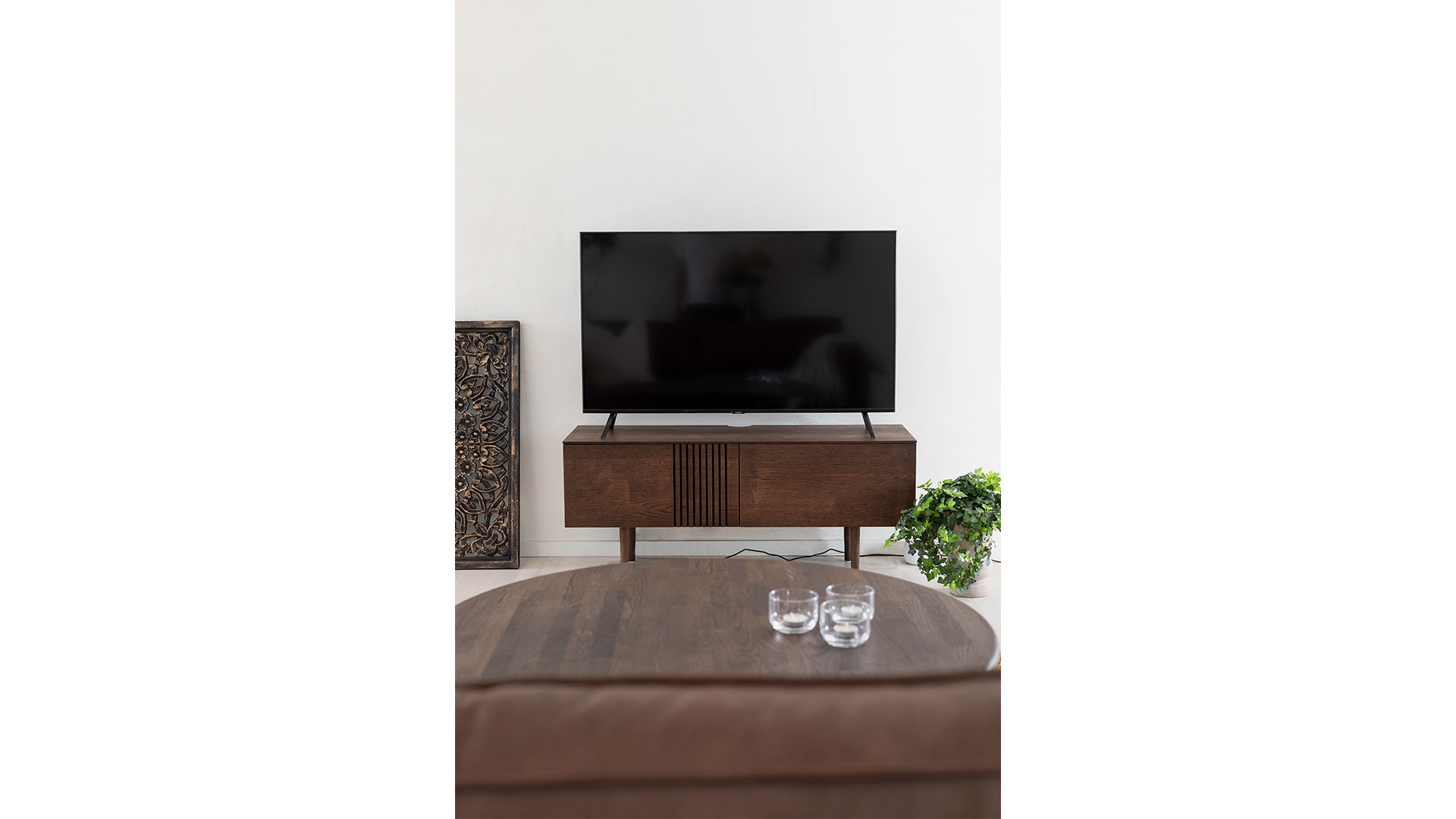 Joel mediabänk rökbetsad ek 120cm