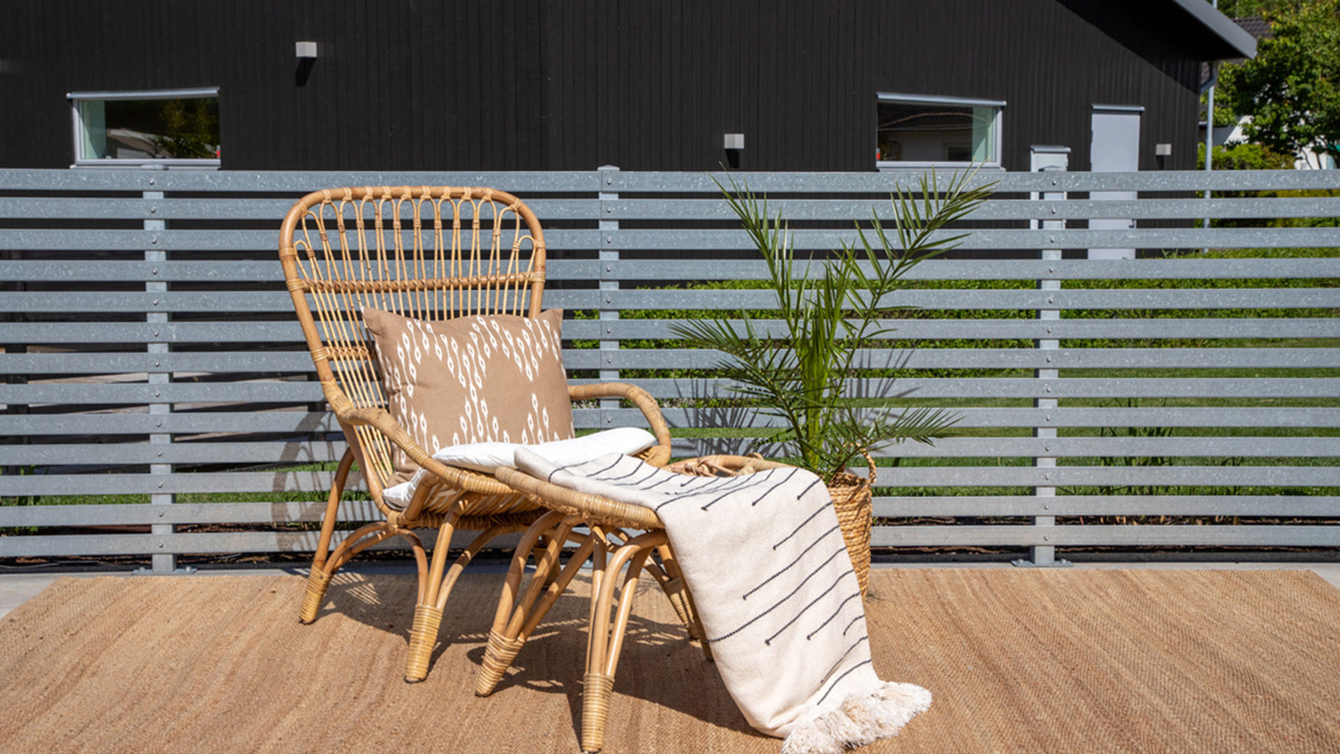 Ella loungefåtölj rotting