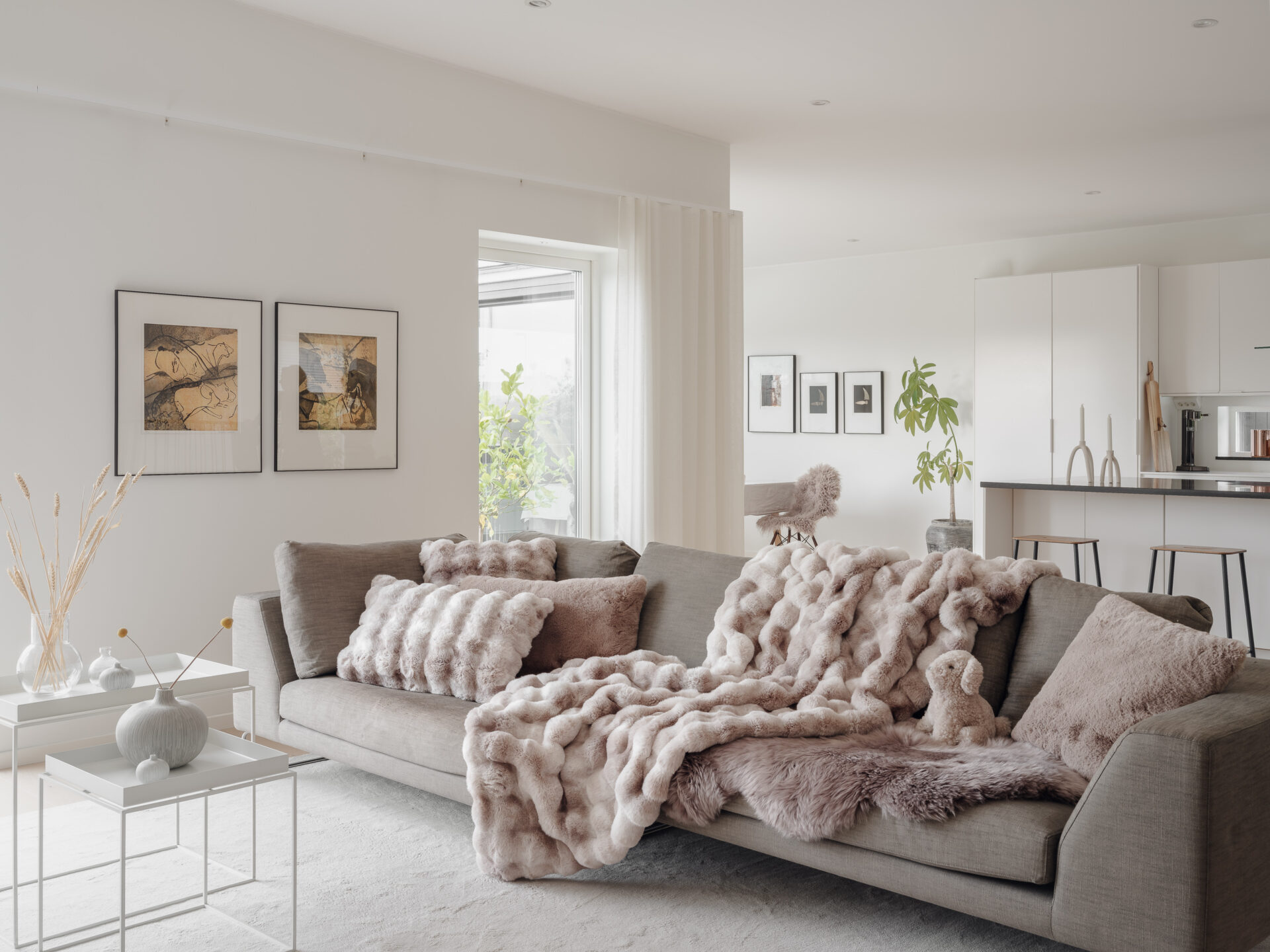 Misty Faux Fur Blanket, Sand